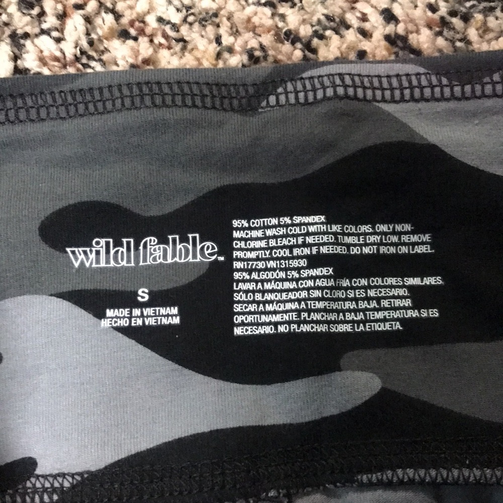 Wild Fable Gray Black Camouflage High-Waisted Full Length Leggings | NWT - Picture 6 of 7